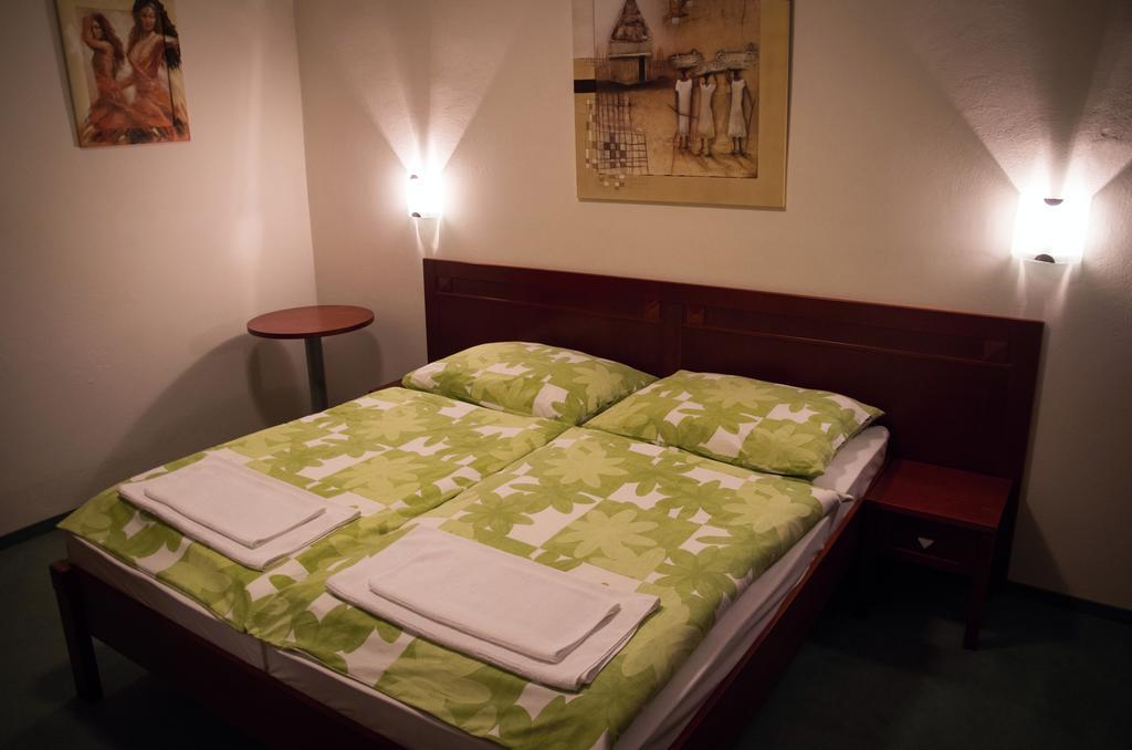 Hotel Bothe Považská Bystrica Стая снимка
