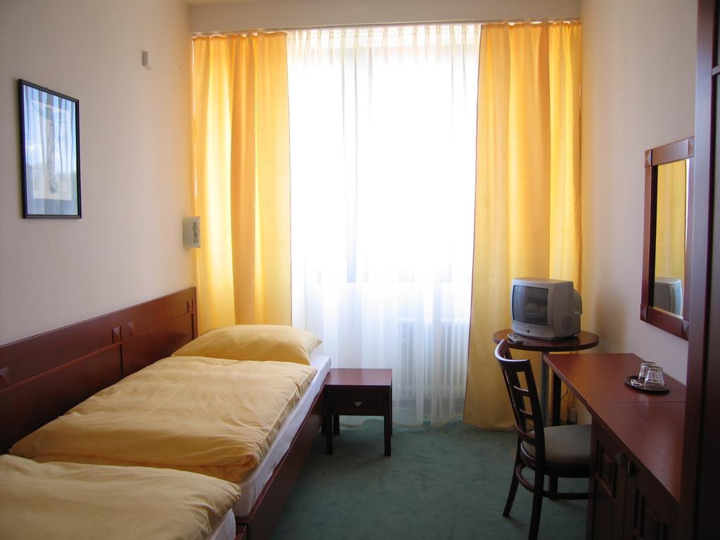 Hotel Bothe Považská Bystrica Екстериор снимка