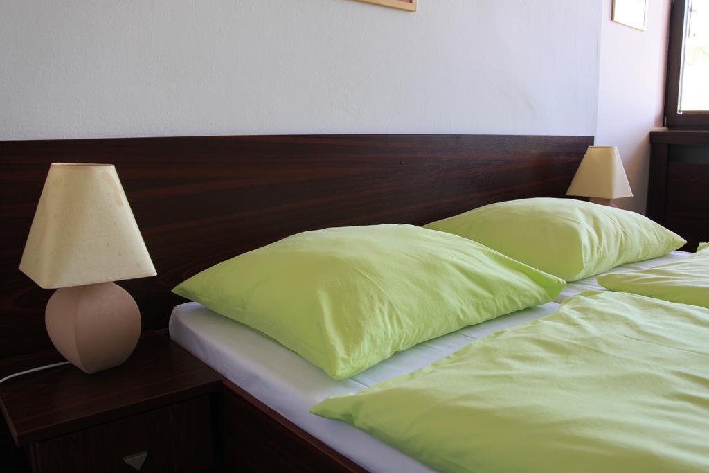 Hotel Bothe Považská Bystrica Стая снимка
